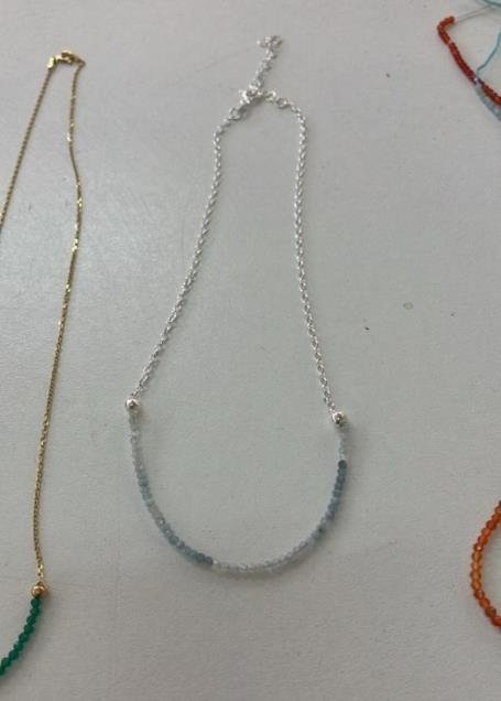 9ct yellow gold chain with a delicate strand of Carnelian mini stones