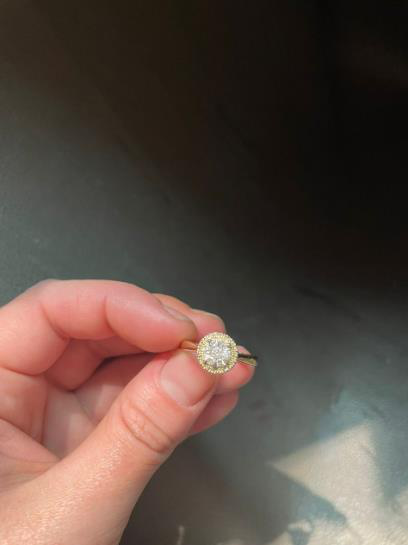 Close frontal view of the ring before resizing